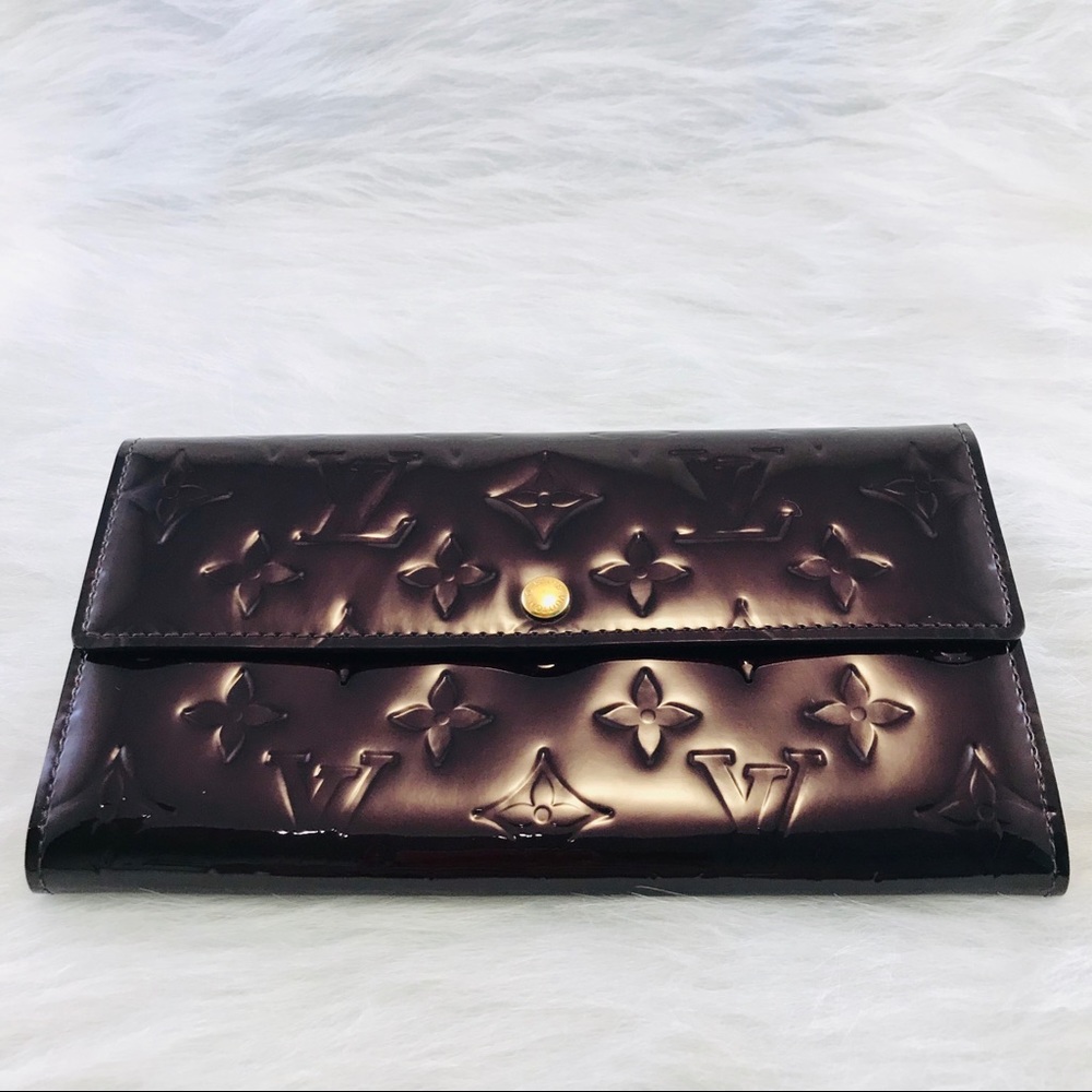 LOUIS VUITTON Vernis Wallet Purple